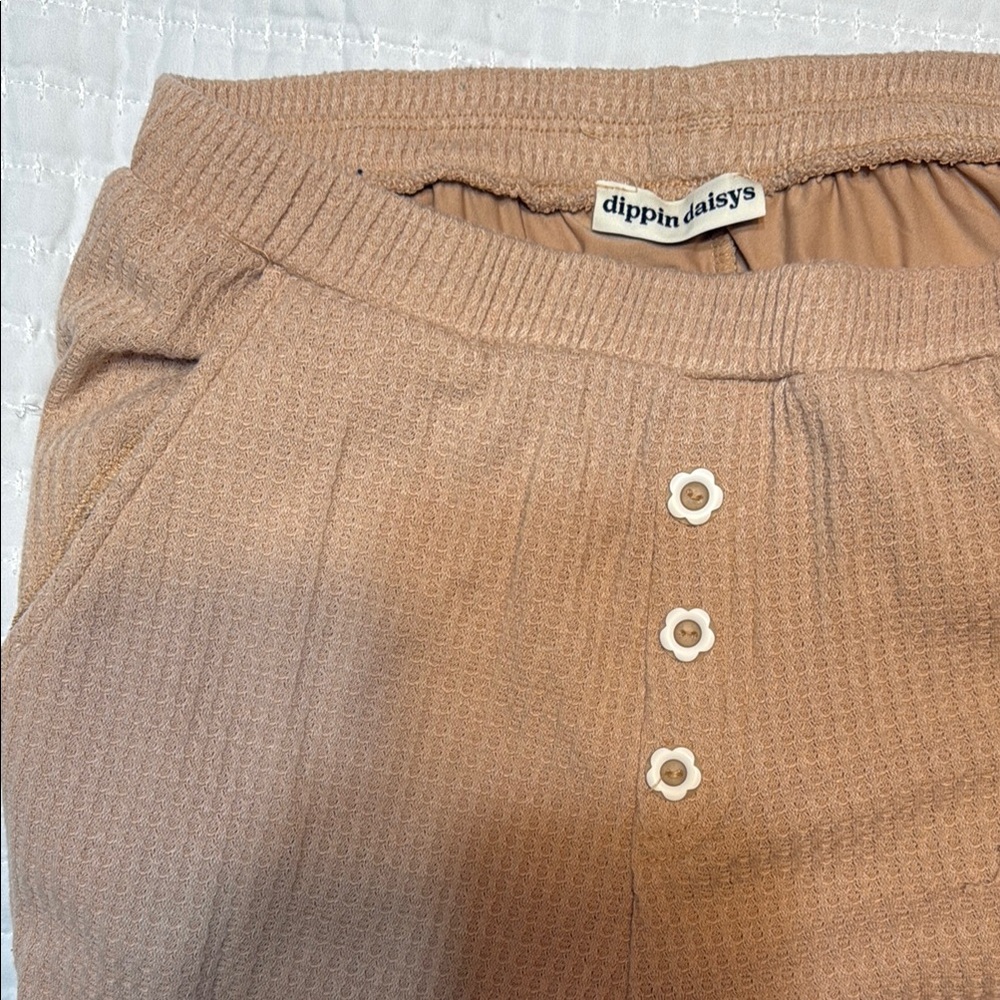 Tan Bottoms - Picture 3 of 4